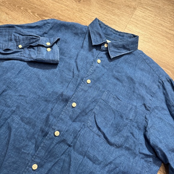 Uniqlo Shirt Mens Medium Blue 100% Linen Button Up Casual Lightweight Chambray - Picture 1 of 10